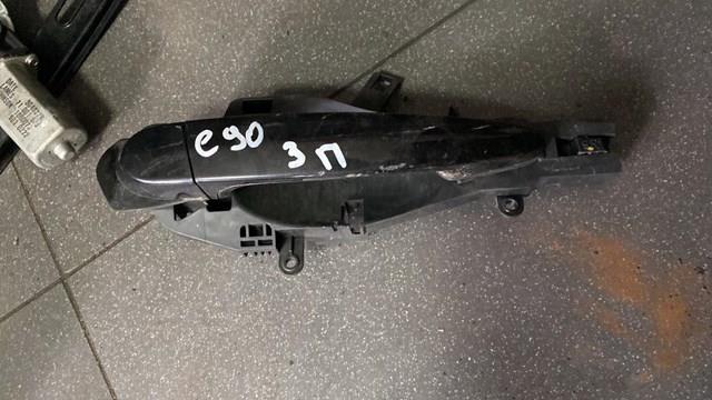 Держатель наружной ручки двери передней правой