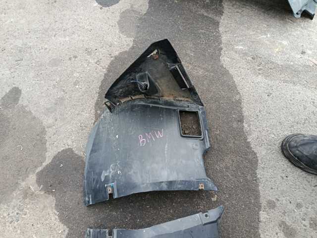 Підкрилок переднього крила, правий передній