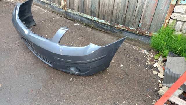 Бампер передній