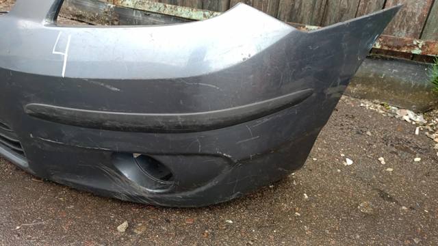 Бампер передній