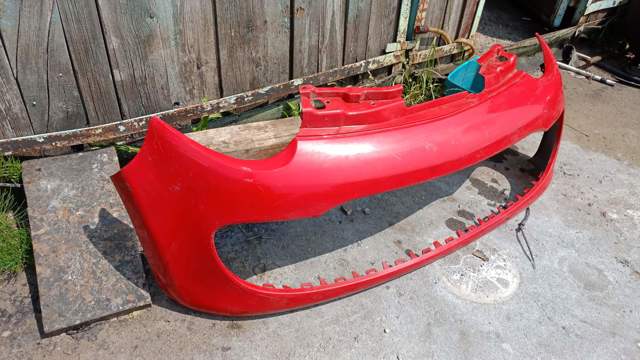 Бампер передній