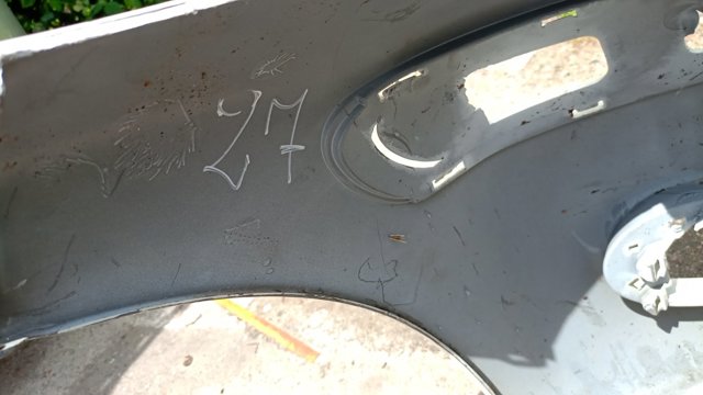 Бампер передній