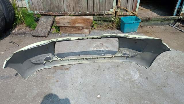 Бампер передній