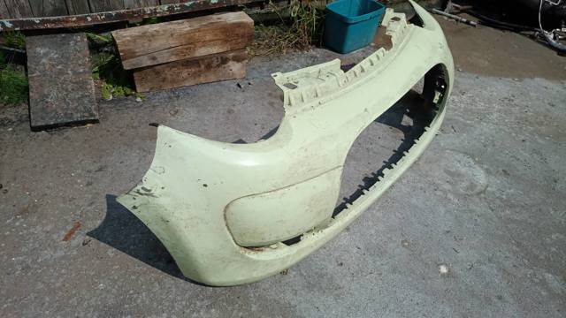 Бампер передній