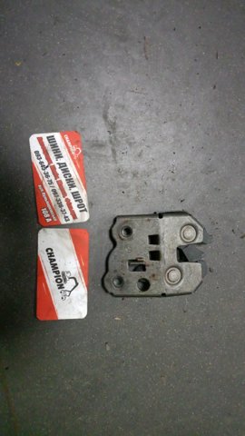 Замок задней двери