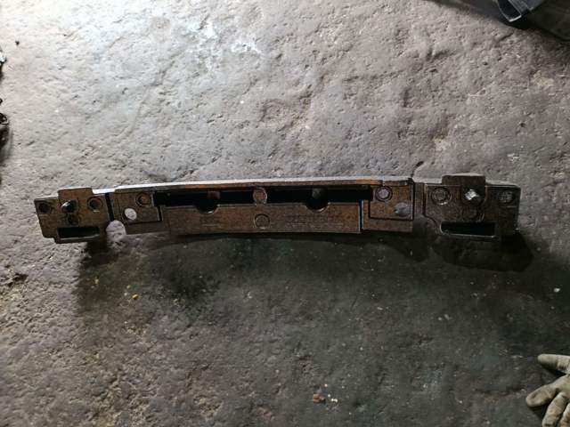 Абсорбер (наполнитель) бампера переднего 5261148181 TOYOTA