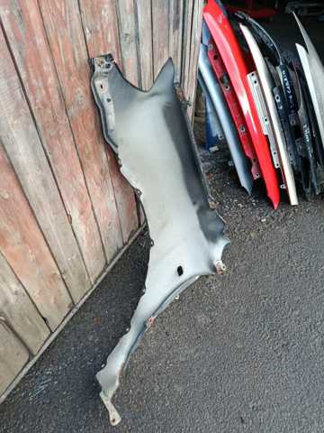 Крило переднє праве