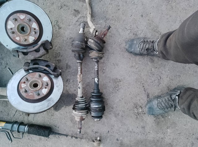 Рычаг передней подвески нижний правый