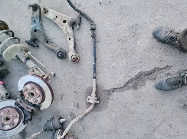 Амортизатор передний левый