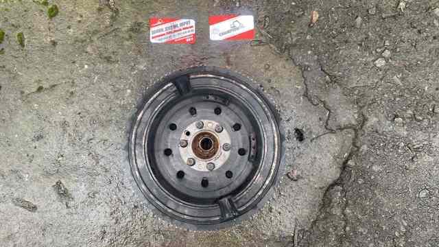 Маховик двигуна