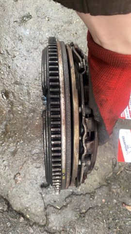 Маховик двигуна