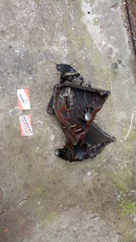 Кронштейн генератора opel insignia