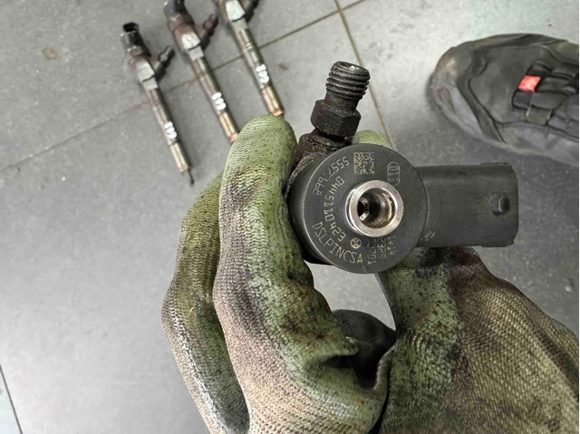 Форсунка впрыска топлива