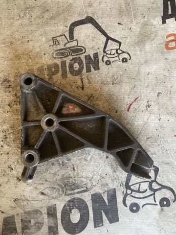 Кронштейн подушки (опоры) двигателя, задней 5684040 OPEL