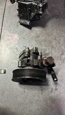 Насос гидроусилителя руля (ГУР)