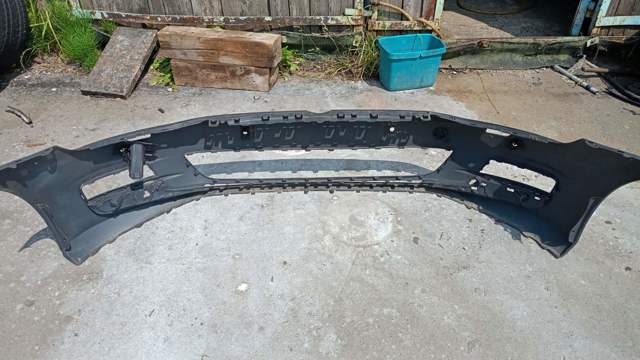 Бампер передній