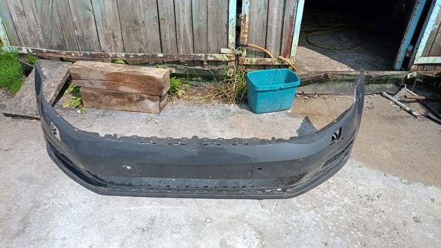 Бампер передній