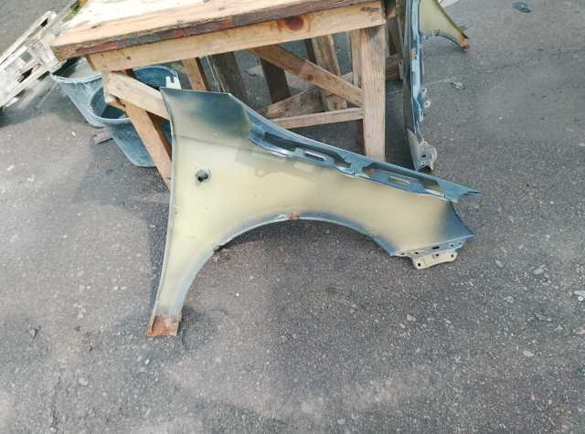 Крило переднє ліве