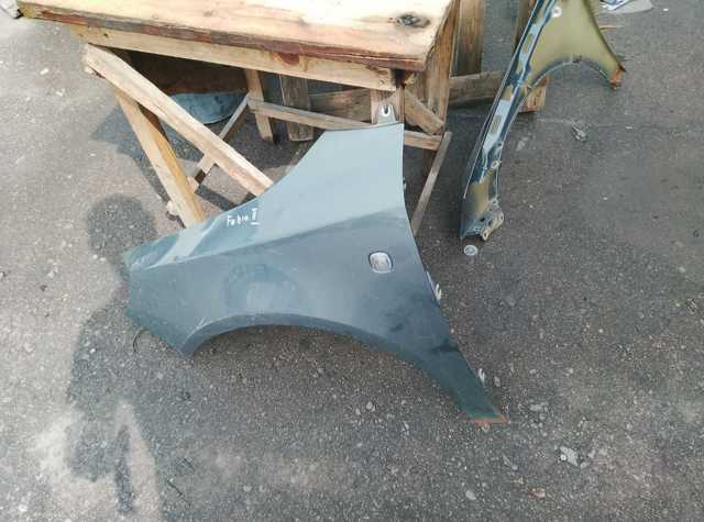 Крило переднє ліве