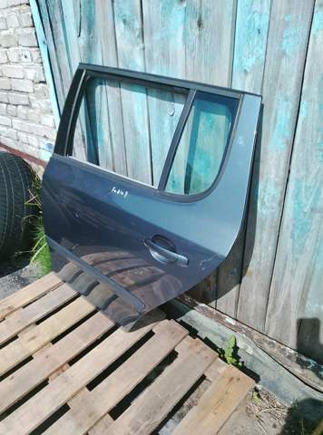 Скло задньої двері лівої