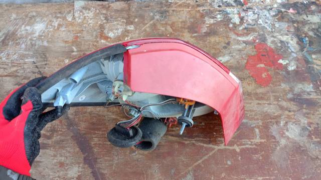 Ліхтар задній правий (ДЕФЕКТ) — фото 5