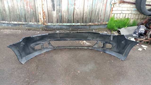 Бампер передній