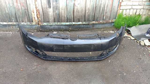 Бампер передній