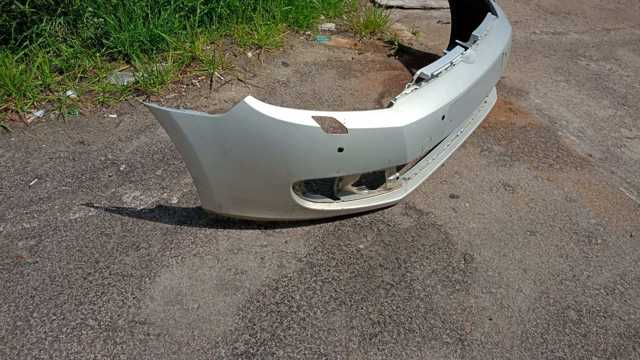 Бампер передній