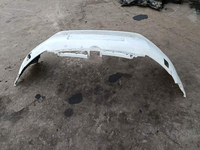 Бампер передній