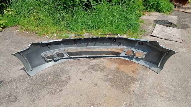 Бампер передній