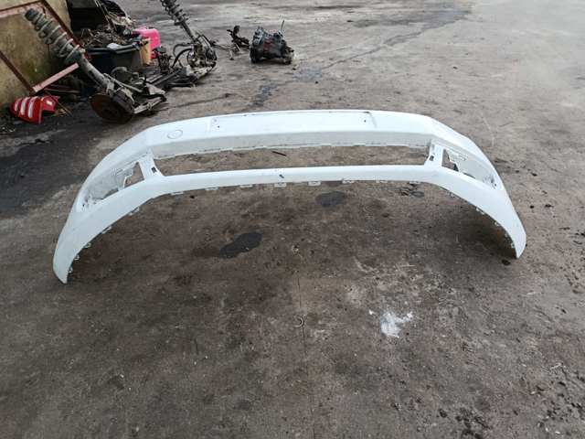 Бампер передній