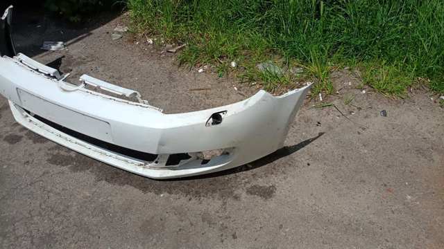 Бампер передній