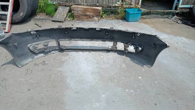 Бампер передній