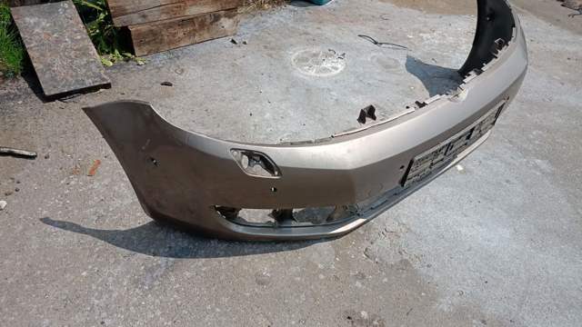 Бампер передній