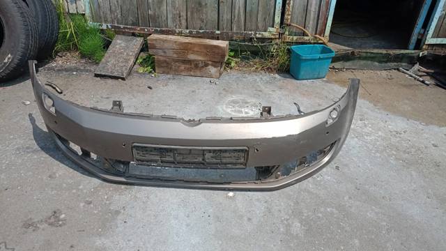 Бампер передній