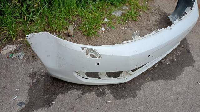 Бампер передній