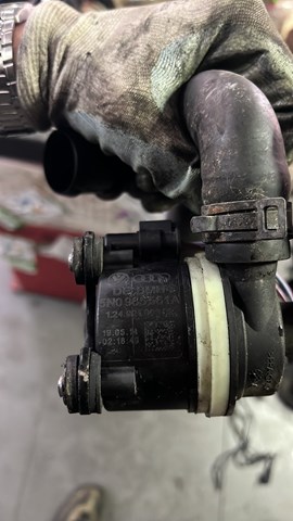 Помпа водяная (насос) охлаждения, дополнительный электрический