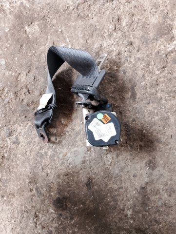 Задній ремінь безпеки