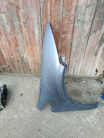 Крило переднє праве