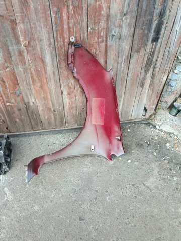 Крило переднє праве є 2шт