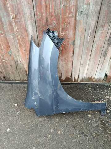 Крило переднє праве