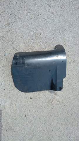 Пластик у багажник