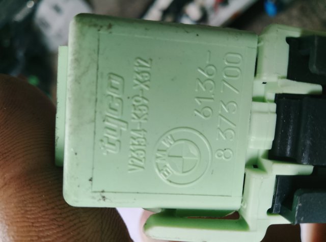 Реле покажчиків поворотів