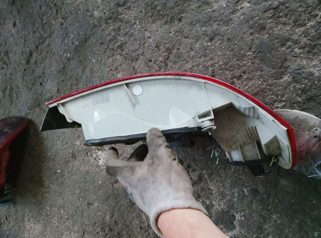 Ліхтар задній правий