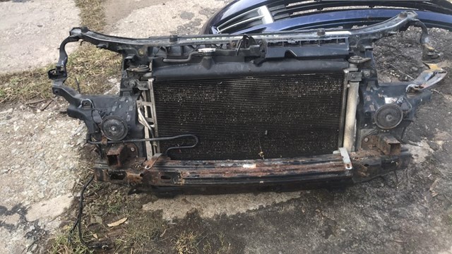 Панель передняя (телевізор)