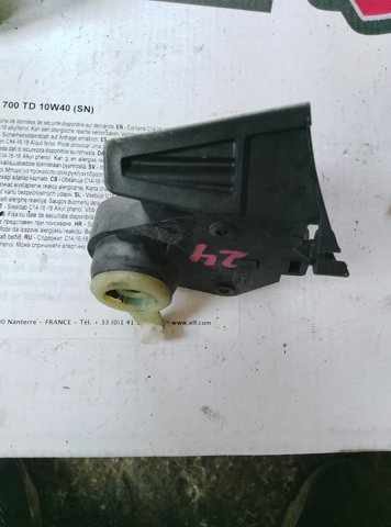 Привод заслонки отопителя