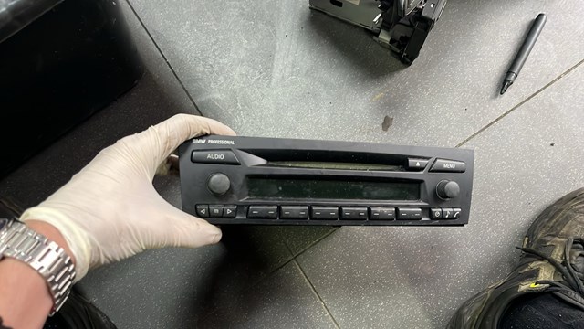 Магнитола (радио AM/FM)