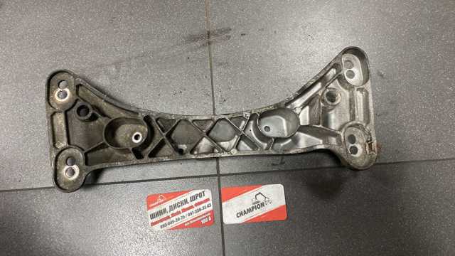 Кронштейн кріплення коробки передач