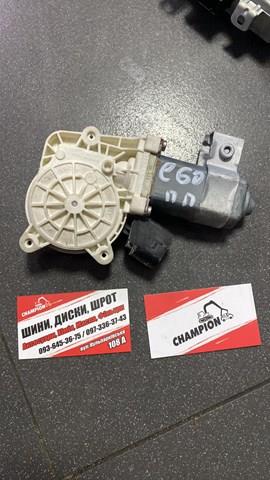 Мотор стеклоподъемника двери передней правой