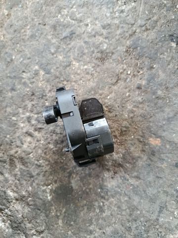 Замок відкривання лючка бензобаку